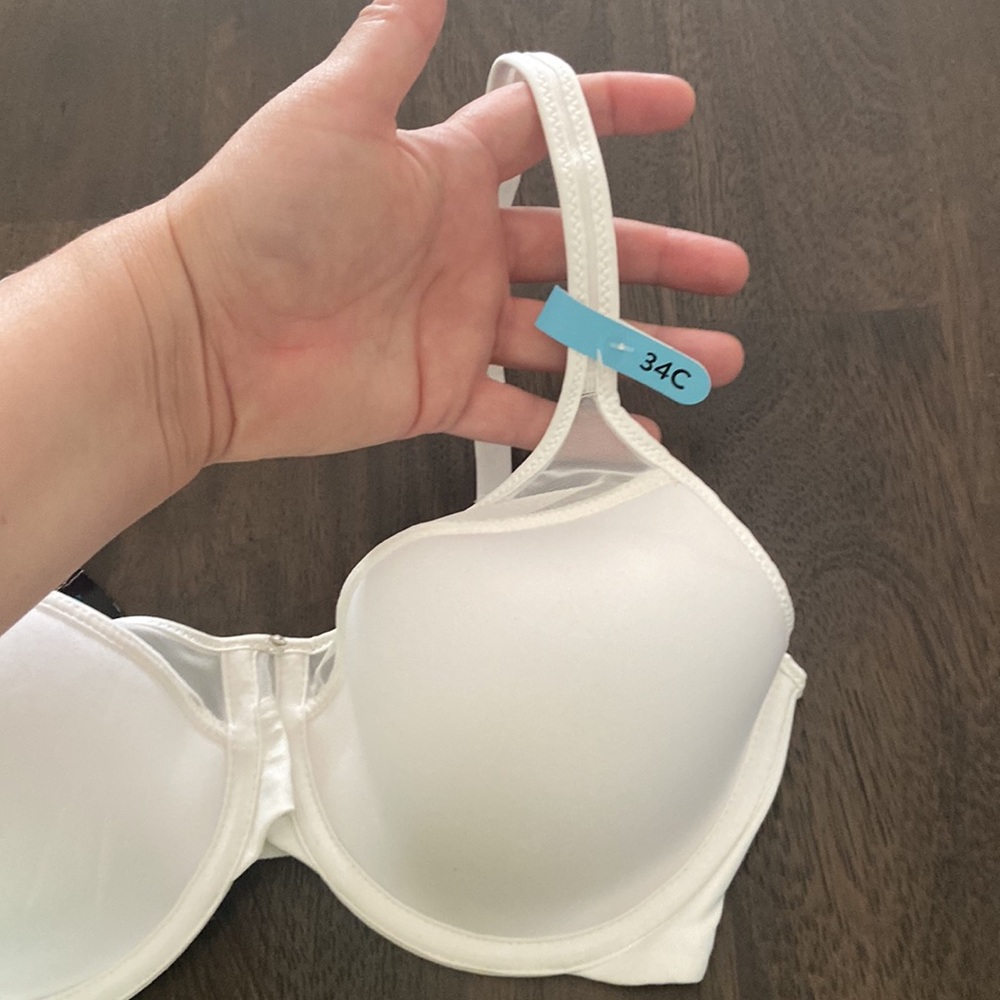 BALI 34C white comfortlite breathable bra NWT *some blue spots on front and back - Picture 6 of 14